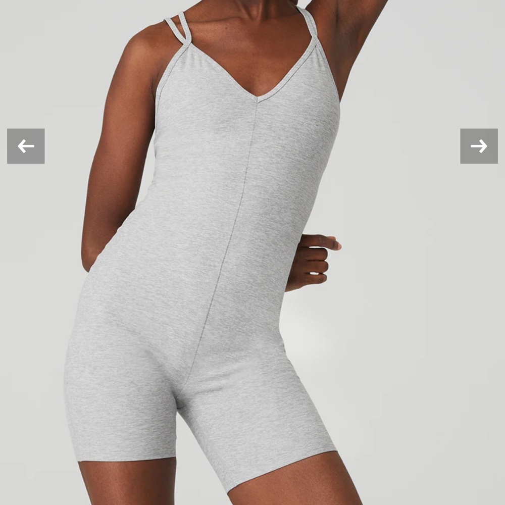 ALO Yoga Light Gray Sleeveless Chemise